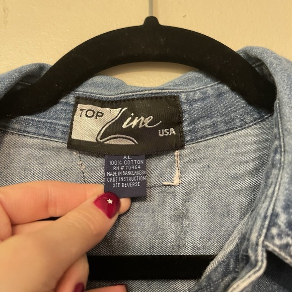 Vtg Looney Tunes Shirt Mens XL Denim Bugs Bunny Taz Embroidered 90s Button Up - Picture 5 of 8